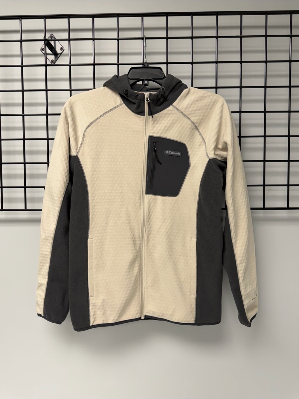 Columbia Men’s Two-Tone Hooded Lightweight Jacket - Cream & Charcoal